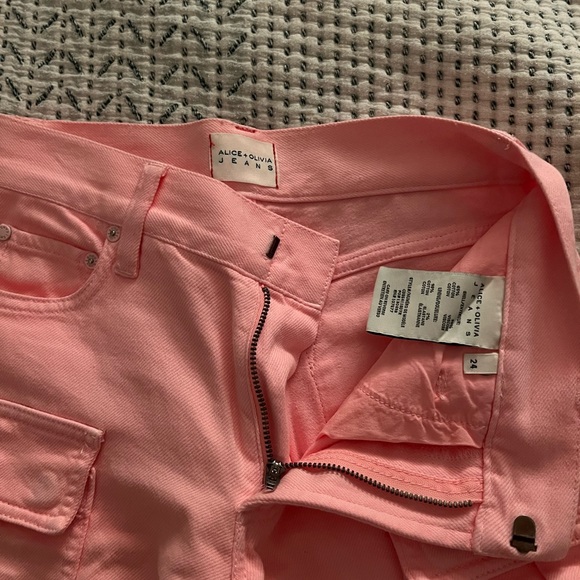Alice + Olivia pink cargo pants size 24 - Picture 2 of 2